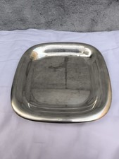 Plat creux en en métal