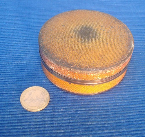 B32 jolie boite ronde ancien - b32,