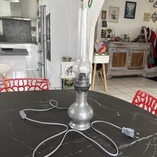 ANCIENNE LAMPE A PÉTROLE EN