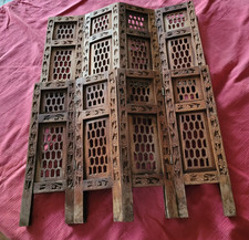 2 ANCIENS PETITS  PARAVENTS EN BOIS CISELE MOTIF FLEUR 4 PANNEAUX HAUTEUR 37 CM