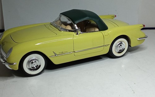 Mira chevrolet corvette - 1/18,
