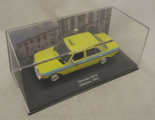 Voiture taxi mercedes - 1/43,