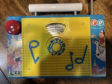 FISHER PRICE 2009 Farmer In The Dell Toddler Radio