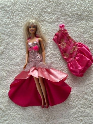 Barbie blonde avec - , 2