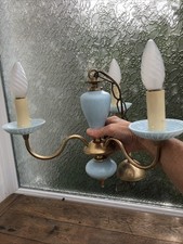 Joli lustre suspension ancien 3 branches opaline bleu et laiton