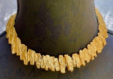 Collier  ras de cou  signé