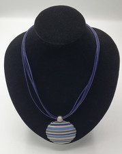 COLLIER VINTAGE - MEDAILLON UN JOUR AILLEURS