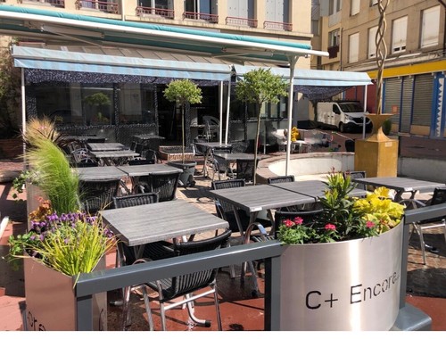 Restaurant clé main - main, et