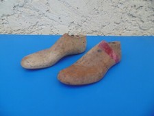 OLD PAIR OF SHOE SHAPES - SHOE SHOE SHOE TOP - SIZE 43 - WOOD AND METAL