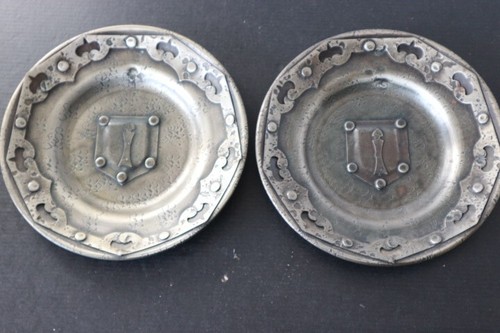 Assiettes etain style - 2, en