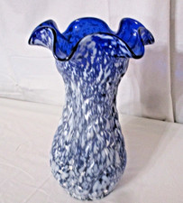Ancien vase  verre moucheté
