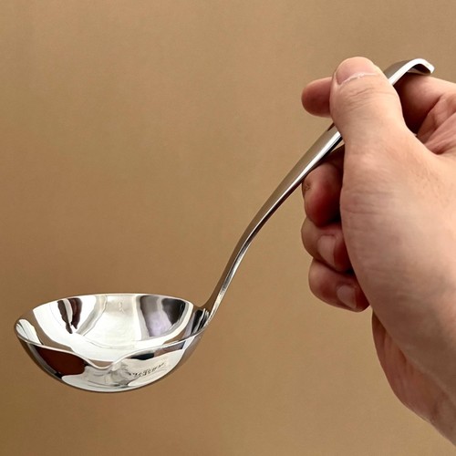 Louche soupe avec - avec, bec