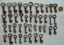 Lot de 41 CLES creuses pour
