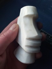 Moaî en marbre, Chili