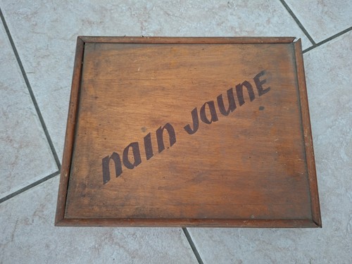 Jeu nain jaune - ancien, en