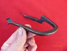 ancien mentonnet en fer forgé