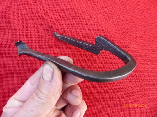 Ancien mentonnet fer forgé - en,