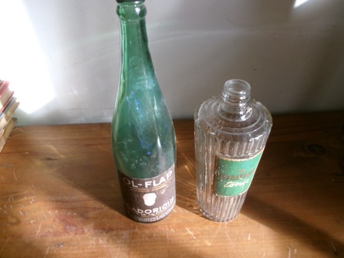 Anciennes bouteilles vides - anciennes,