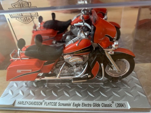 Moto harley flhtcse - 1/24,