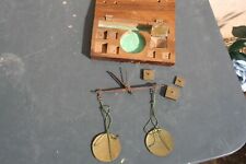 petite balance trébuchet.