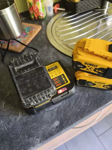Chargeur dewalt 20v - 20v, dcb112