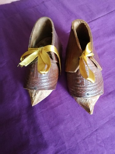 Chaussure sabot pour poupée - chaussure,