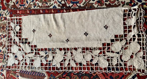 Linge ancien desus meuble - ancien:,