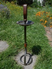 Cendrier moderniste brutaliste pied métal et cuir design XXème Ryckaert no adnet