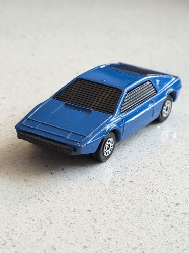 Corgi juniors lotus - juniors, esprit