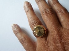 bague en plaqué or, chevalière, ciselée, t. 57