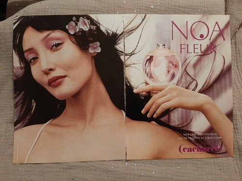 Publicité papier parfum - publicité,