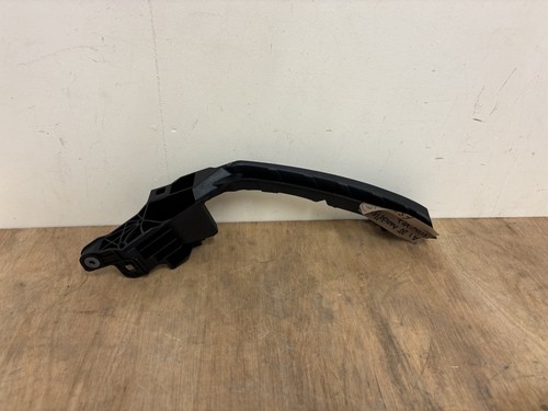 Audi headlight bracket - audi,