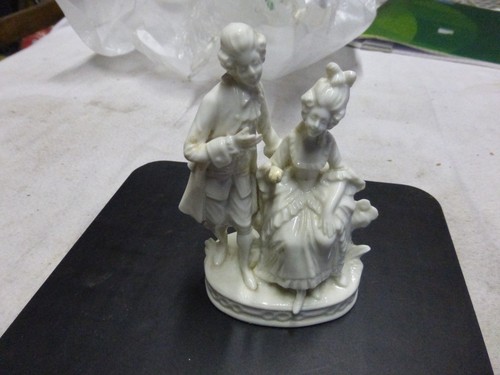 Statuette statue porcelaine - statuette,