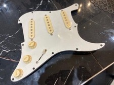SQUIER STRATOCASTER LOADED