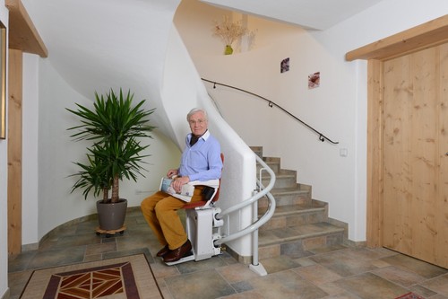 Monte escalier tournant sur