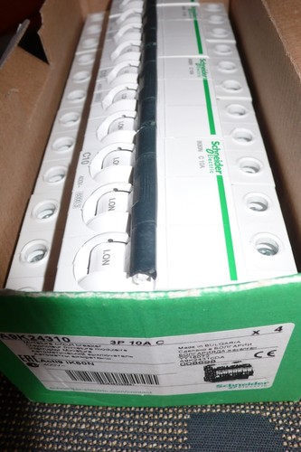Disjoncteur 10a triphase - disjoncteur,