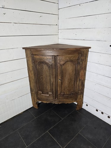 Encoignure galbée xixème - ,