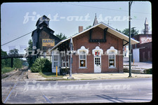 F Original Slide - Penn Central PC NYC Station Depot Scene Kenton OH 1973