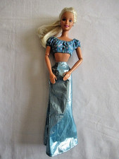 BARBIE in LONG SKIRT - EARRINGS and BRAND LABEL (76-30)
