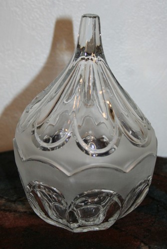 Jolie bonbonnière cristal - bonbonnière,