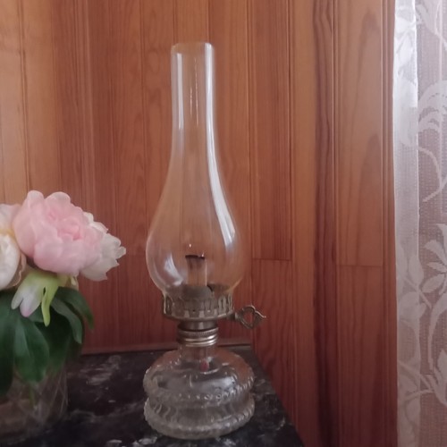 Ancienne lampe pétrole - ,