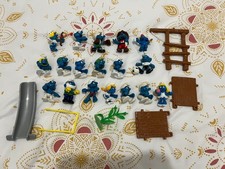 Lot de 17 Schtroumpfs et