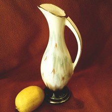 Élégant vase beauté peint