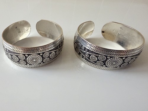 Paire bracelets manchettes - paire,