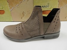 Naot Womens Rivotra Perf Stone