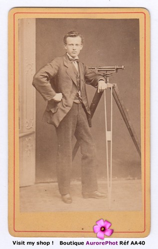 Jeune homme lunette - jeune, de