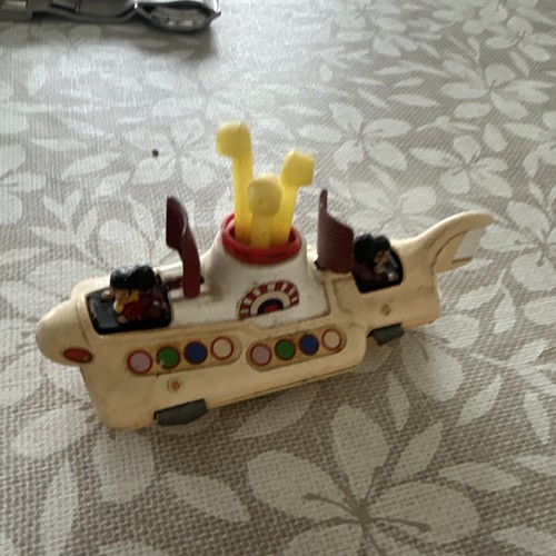 Jouet miniature bateau