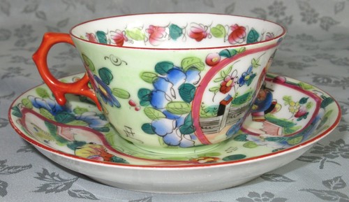 Tres jolie tasse avec - tres, sous