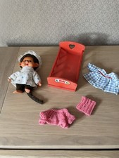 Mobilier Lit ancien AJENA pour KIKI vintage + Peluche & Vêtements