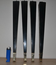 4 anciens pieds de meuble